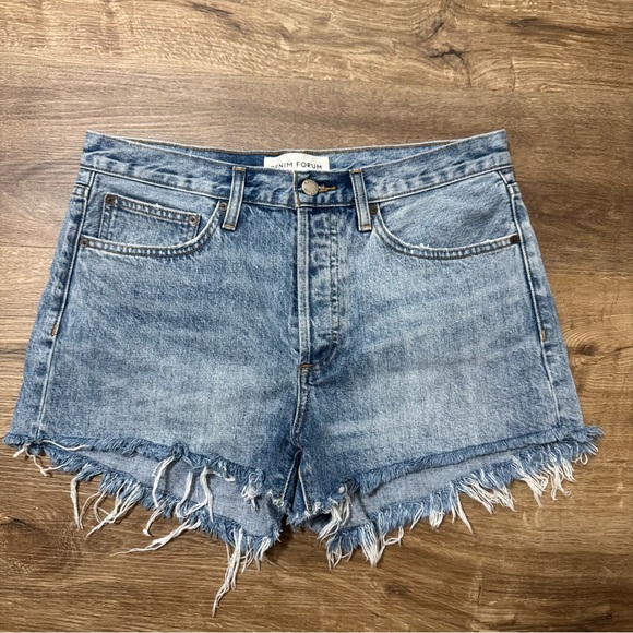 Aritzia Denim Forum The Ex Boyfriend Hi-rise‎ Denim Relaxed Cutoff Short Size 28 - Picture 3 of 9